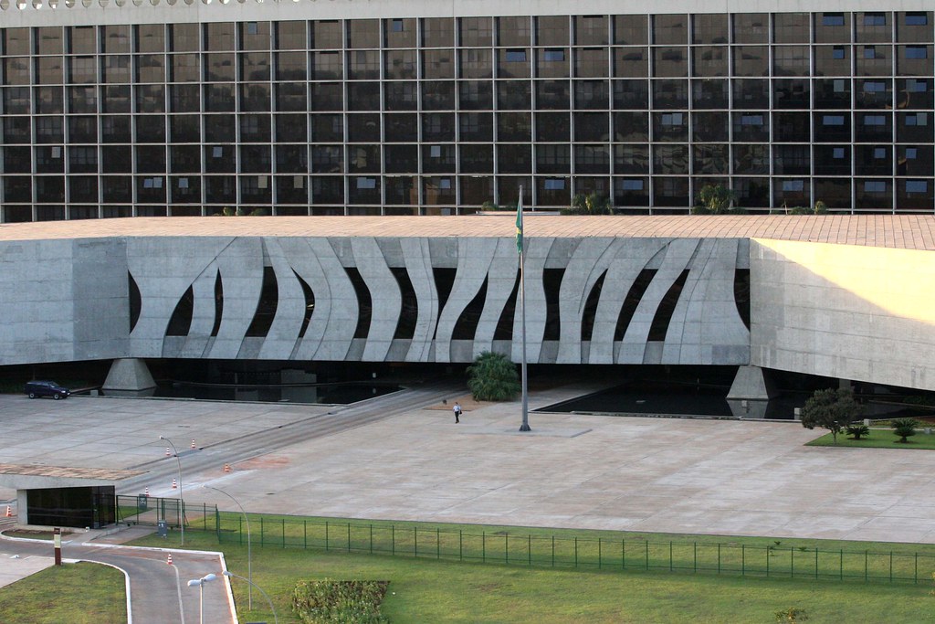Fachada da sede do Superior Tribunal de Justiça em Brasília.